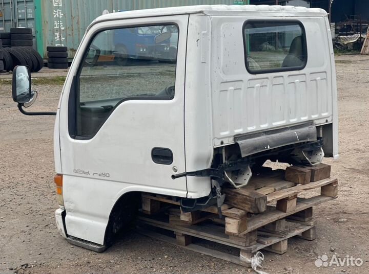 Кабина Isuzu Elf NKR66E 4HF1 1995
