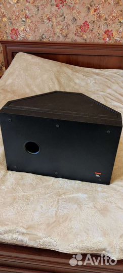 Профессиональные сабвуферы JBL SB-2