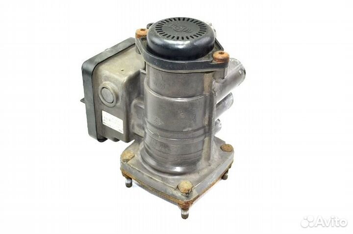 Кран управления тормозами прицепа renault trucks P