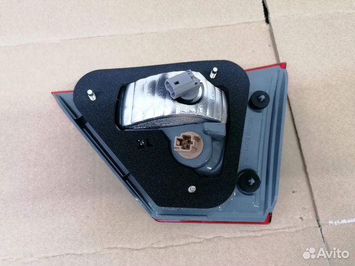 Фонарь задний внутренний левый Веста