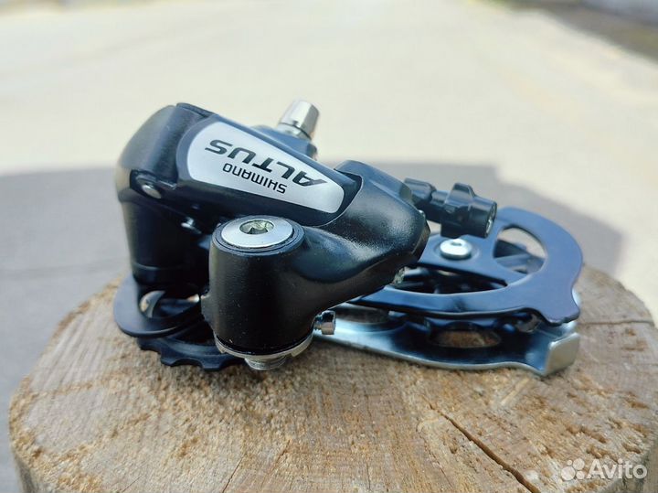 Задний переключатель Shimano Altus RD-M310