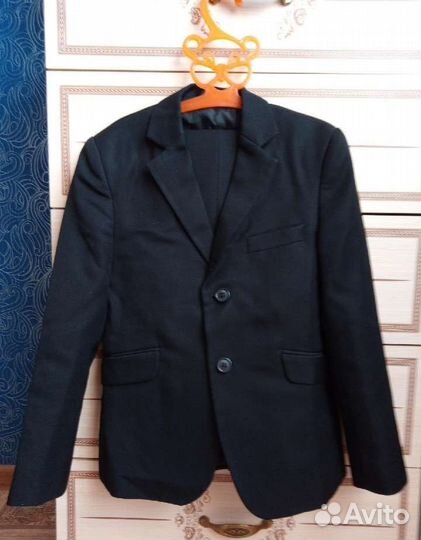 Школьный костюм для мальчика 140 новый