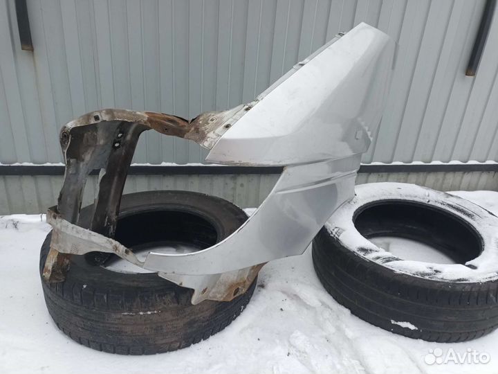 Крыло передние левое