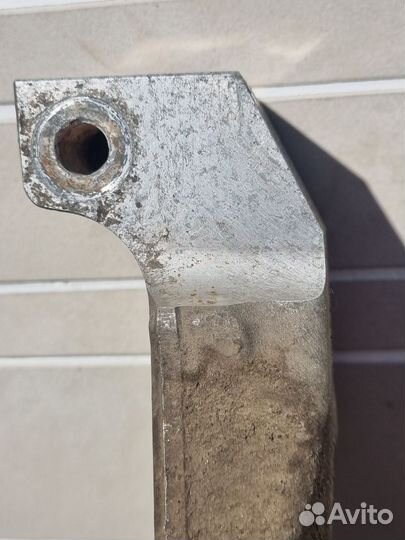 Поворотный кулак левый Range Rover L405