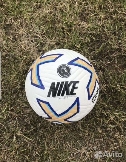 Футбольный мяч