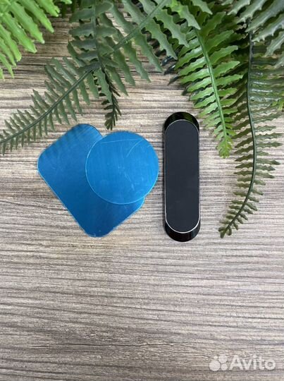 Держатель автомобильный магнитный плоский