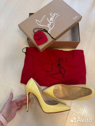 Туфли женские Christian Louboutin