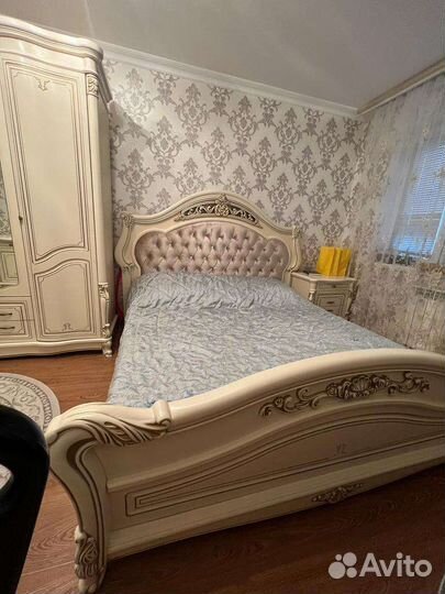 Продам спальный гарнитур