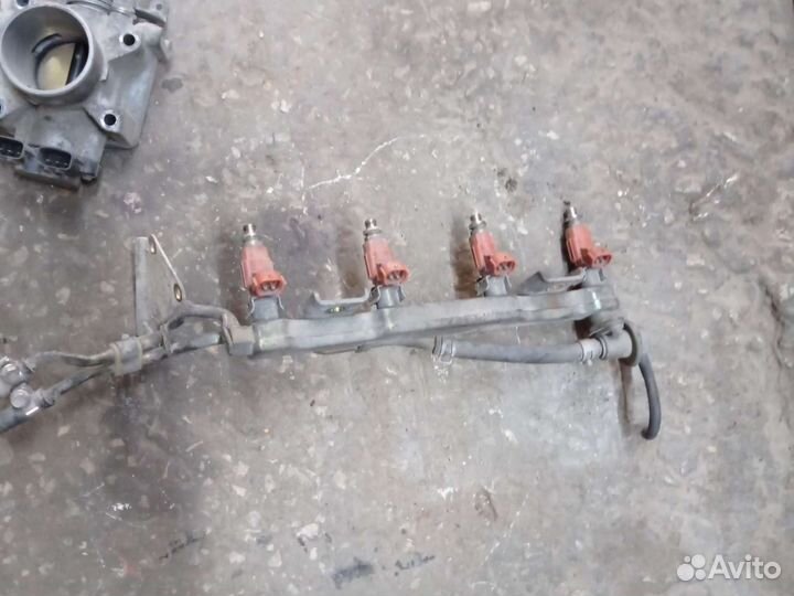 Форсунка,рампа топливная Nissan QG18DE