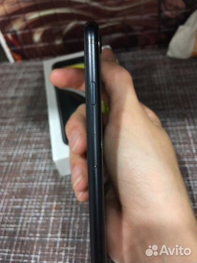 iPhone SE (2020), 64 ГБ