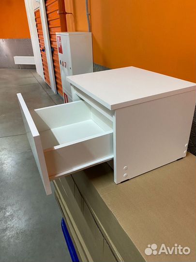 Тумба прикроватная белая матовая