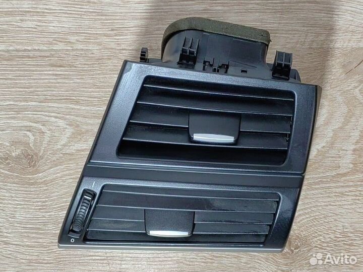 Дефлектор воздушный правый Bmw X5 E70 N52B30AF