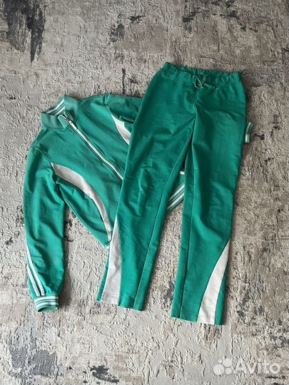 Костюм спортивный