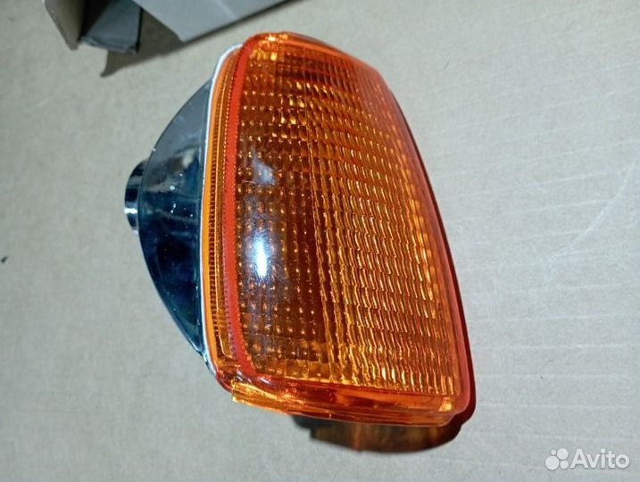Поворотник правый Volkswagen Polo 2 90-94