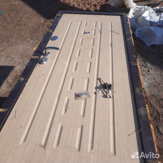 Дверь входная металлическая уличная