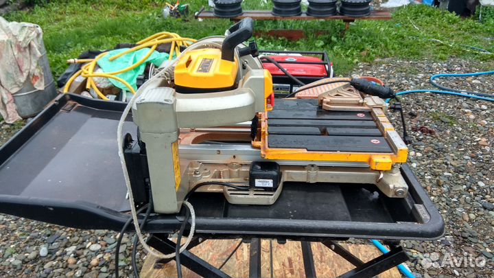 Плиткорез камнерез Dewalt D2400