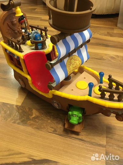 Игрушка Корабль Джейка