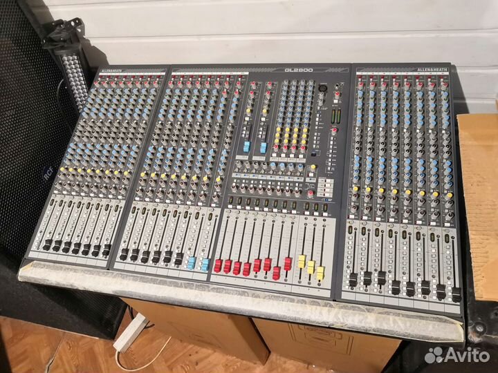 Микшерный пульт