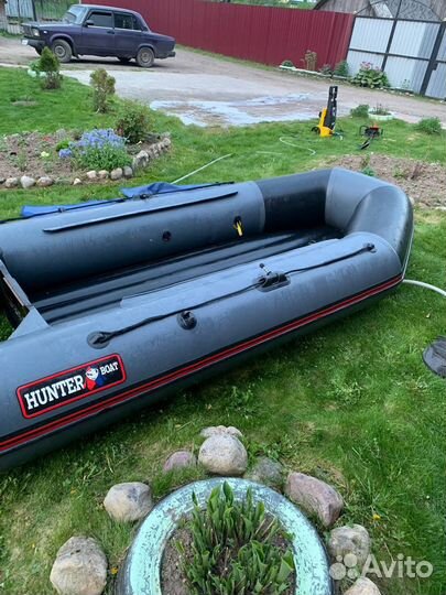 Лодка Hunter boat