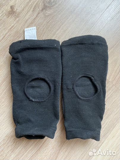 Налокотники воллейбольные demix