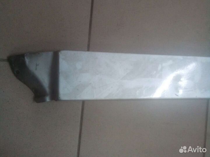 Накладка направляющей сдвижной двери L Vito W638