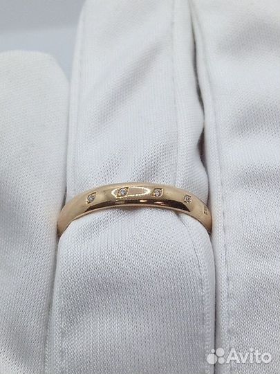 Золотое обручальное кольцо с бриллиантом 18р