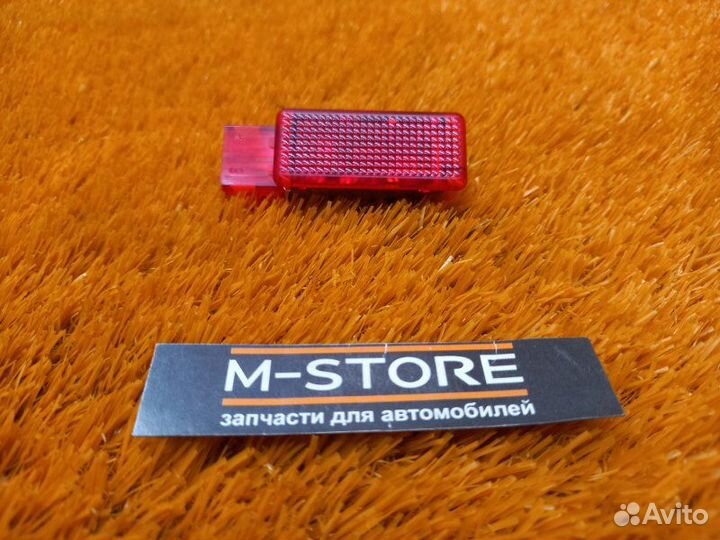 Плафон освещения передний правый Volkswagen