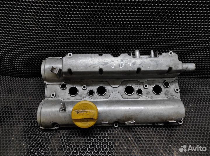 Клапанная крышка Opel Z16XE