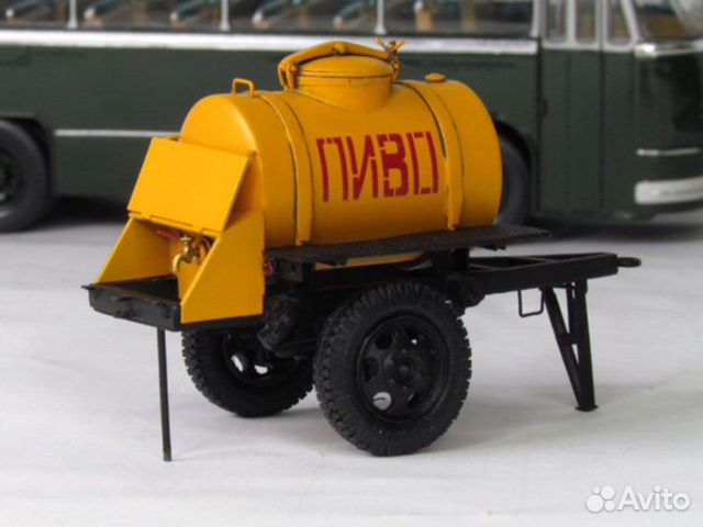 Прицеп- бочка пиво м 1:43