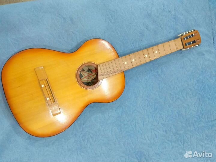 Гитара семиструнная