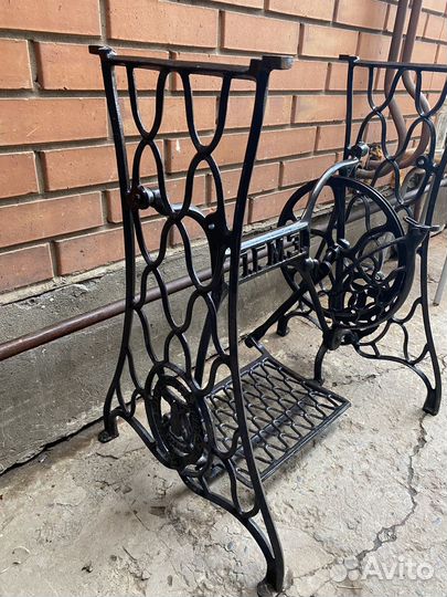 Станина от швейной машинки пгмз