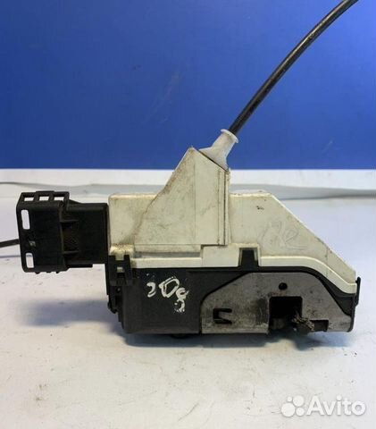 Замок двери передний правый Peugeot 308 2007-2015