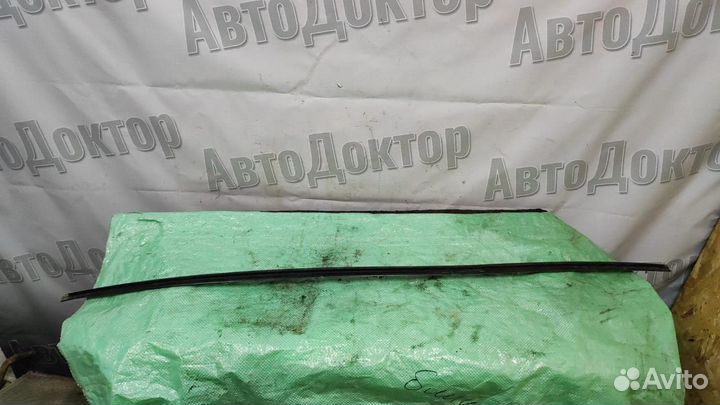 Молдинг переднего стекла Mitsubishi Lancer 9