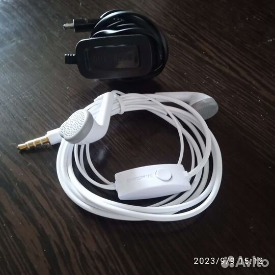 Наушники Самсунг + зарядка для телефона GM-B311V