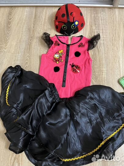Продам костюмы на ребенка