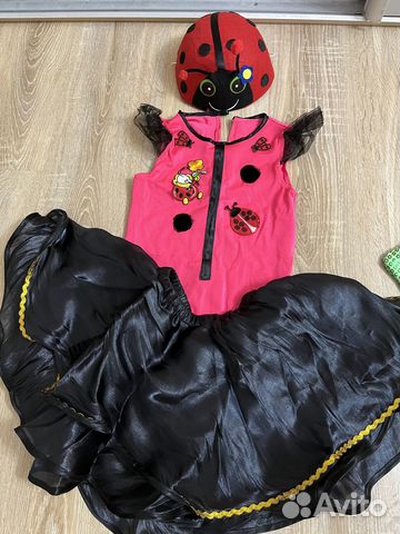 Продам костюмы на ребенка