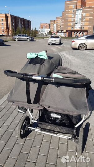 Коляска для двойни/погодок Bumbleride Indie Twin