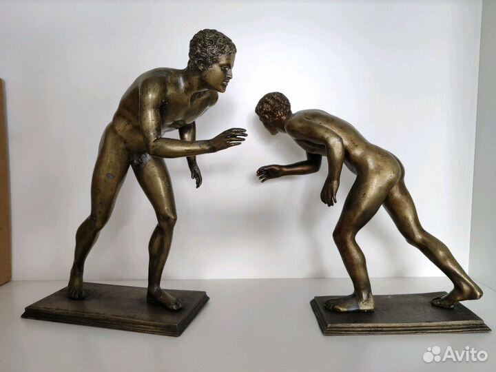 Бегуны из музея. итальянская старая бронза