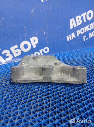 Кронштейн опоры двигателя Volkswagen Polo 5 седан