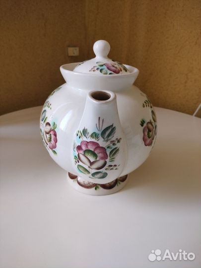 Чайник фарфоровый