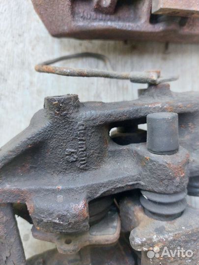 Тормозные передние суппорта Ауди а8 д2