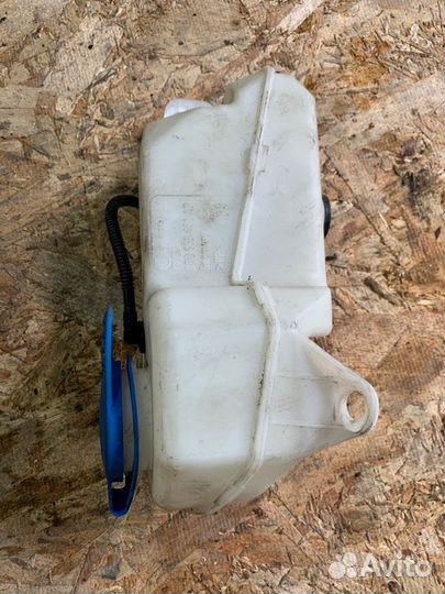 Бачок омывателя Audi A4 B7 2004-2009