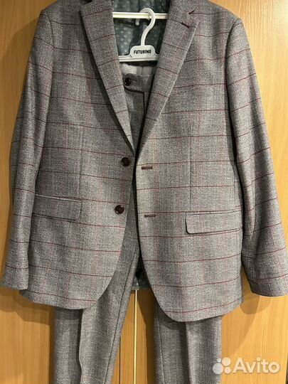 Строгий костюм мужской