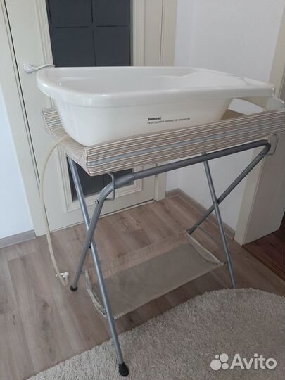 Пеленальный столик с ванночкой