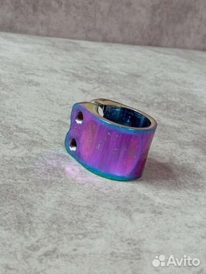 Зажим на трюковой самокат