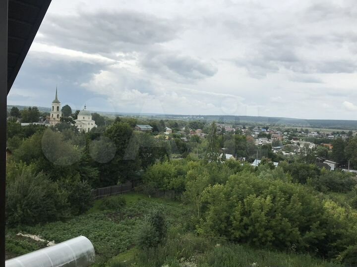 Дом 490 м² на участке 10 сот.