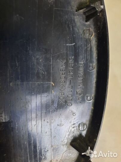 Эмблема передняя Toyota Land-Cruiser 200 2016