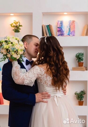 Свадебное платье со шлейфом 44 46