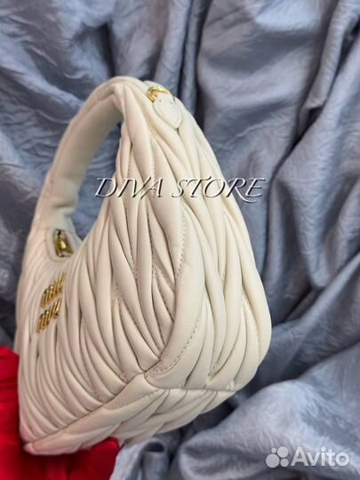 Сумка Miu Miu wander белая