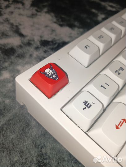 Механическая клавиатура белая